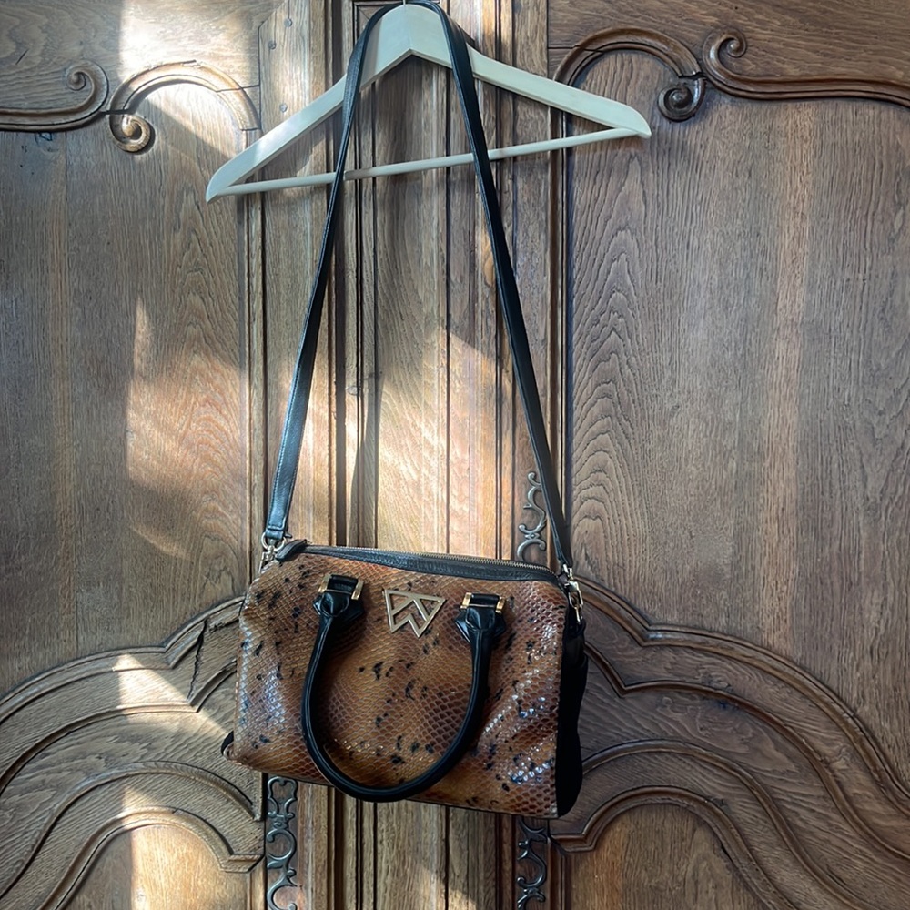 Kelly Wynne Authentic Snakeskin Purse - Picture 13 of 14
